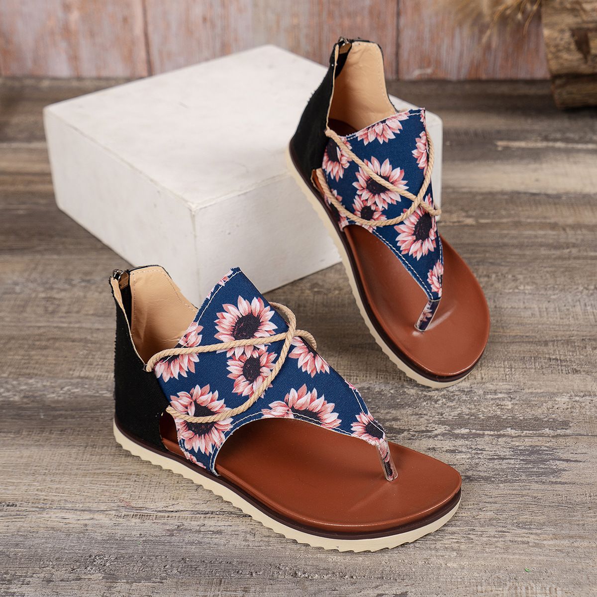 Flip-Toe Printed Flat Sandals
